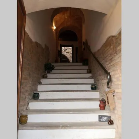 Residenza Il Cortile * Monte San Martino